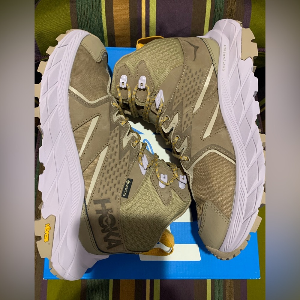 Hoka nwt anacapa mid gtx boots women’s 8